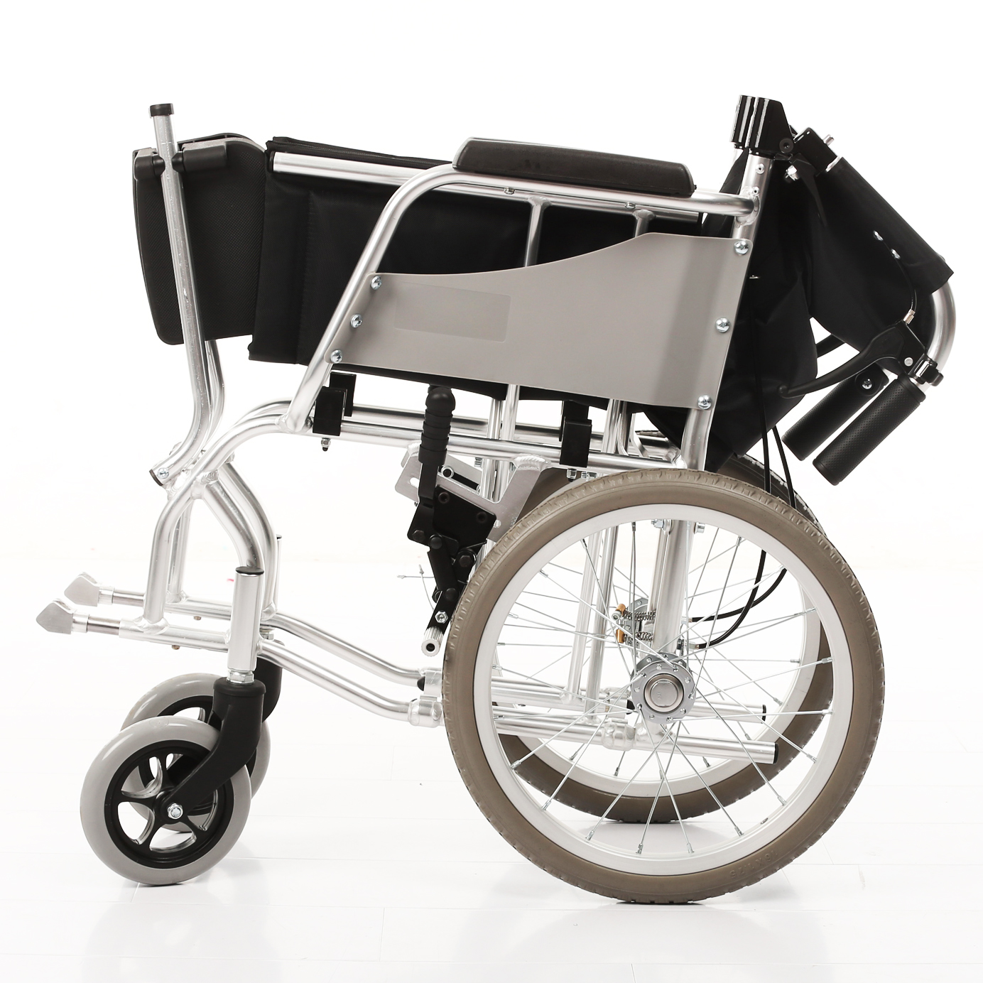 Легкая складная дорожная инвалидная коляска